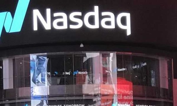 米涂配资 纳指跌入熊市风险闪烁，特斯拉再遭华尔街机构下调目标股价